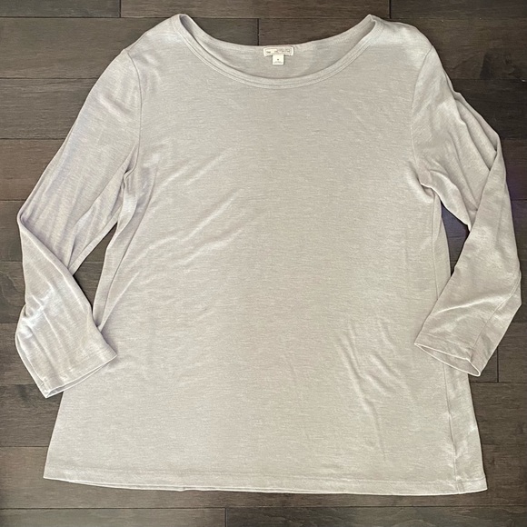 Gap 3/4 length sleeves top - Picture 2 of 4